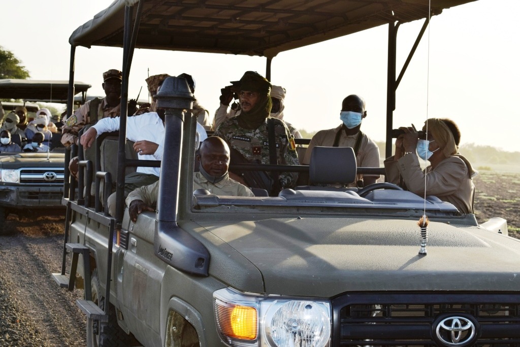 Le président Idriss Deby en safari au parc de Zakouma, le 11 décembre 2020 © PR