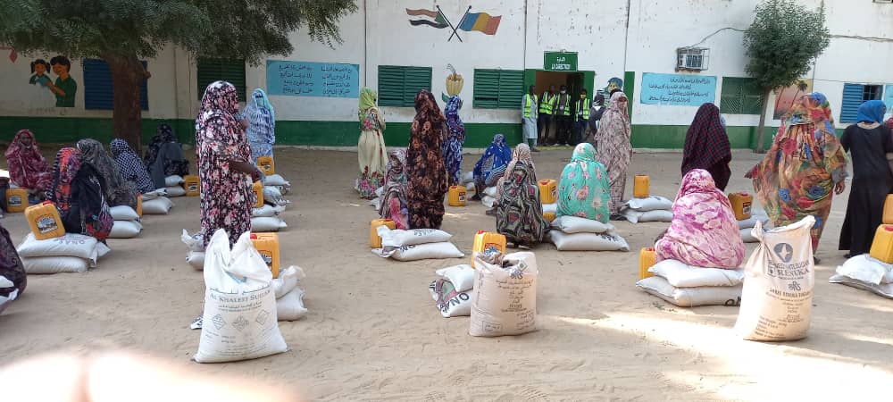 Confinement de N'Djamena : des kits alimentaires distribués dans le 4e arrondissement Confinement de N'Djamena : des kits alimentaires distribués dans le 4e arrondissement
