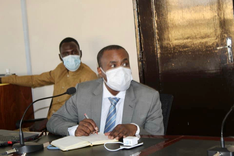 Tchad : Pr. Choua Ouchemi appelle à éviter les visites et retrouvailles familiales Tchad : Pr. Choua Ouchemi appelle à éviter les visites et retrouvailles familiales