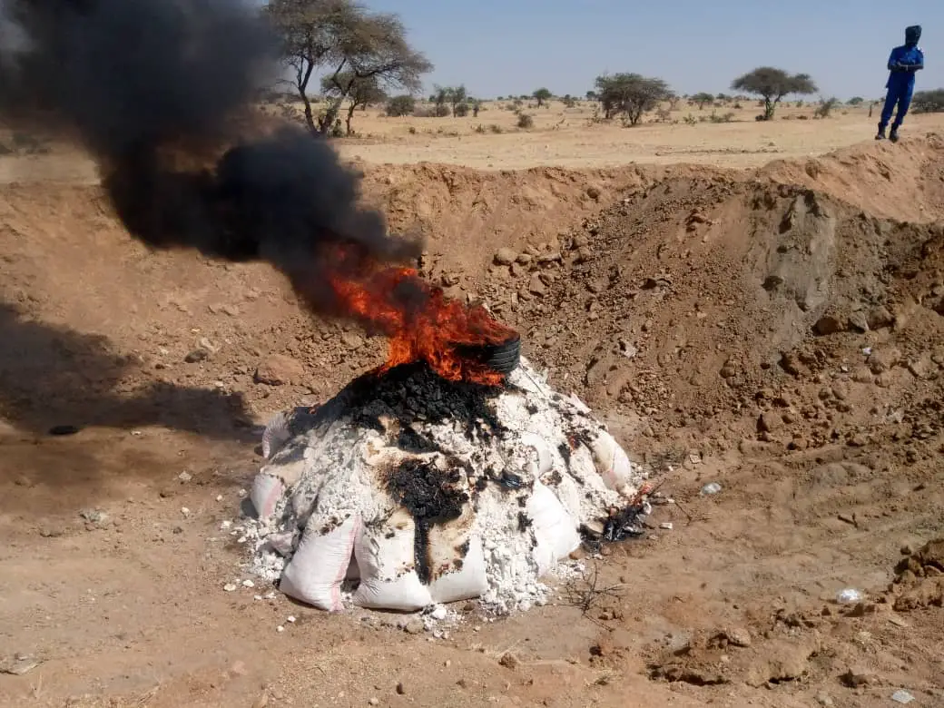 Tchad : de la farine de qualité douteuse incinérée à Abéché. © Hambali Nassour Ourada/Alwihda Info