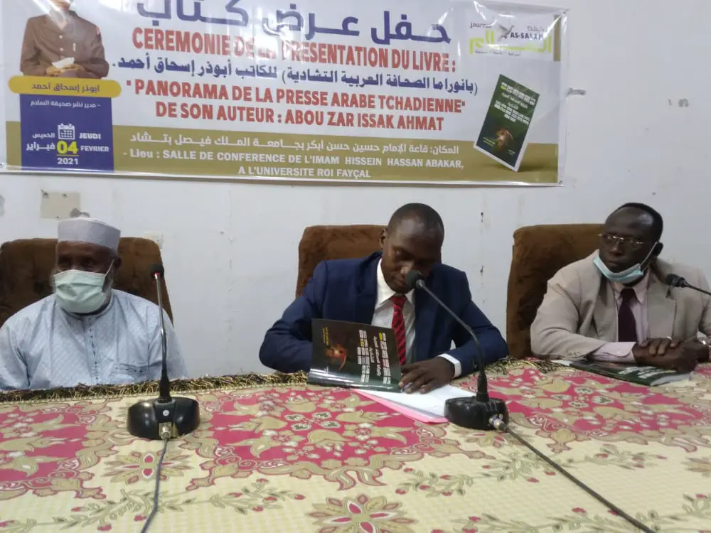 Tchad : Dédicace du livre « Panorama de la presse arabe tchadienne »