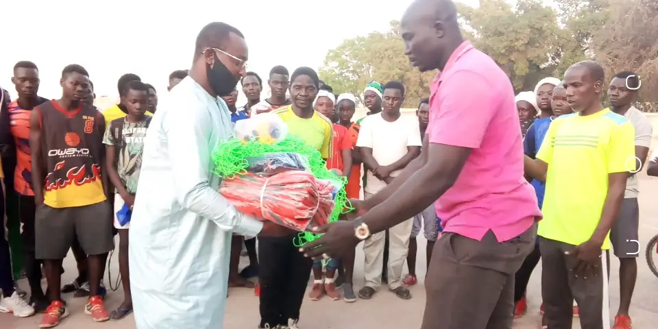Tchad : remise d’équipements sportifs à la ligue départementale de handball du Bahr-Azoum