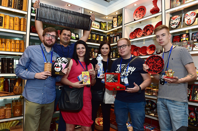 Photo taken on July 9, 2019, shows young representatives of various circles from China and 17 Central and Eastern European countries (CEECs) posing for a photo at the third Bridge of the Future China-CEEC Youth Exchange Camp that lasted for five days in 2019 in Yiwu, east China’s Zhejiang province. (Photo by Lyu Bin/People’s Daily Online) Photo taken on July 9, 2019, shows young representatives of various circles from China and 17 Central and Eastern European countries (CEECs) posing for a photo at the third Bridge of the Future China-CEEC Youth Exchange Camp that lasted for five days in 2019 in Yiwu, east China’s Zhejiang province. (Photo by Lyu Bin/People’s Daily Online)