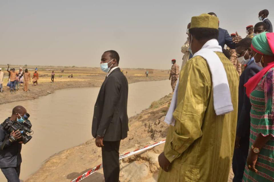 N'Djamena : le président inspecte les travaux de renforcement des digues de Walia N'Djamena : le président inspecte les travaux de renforcement des digues de Walia