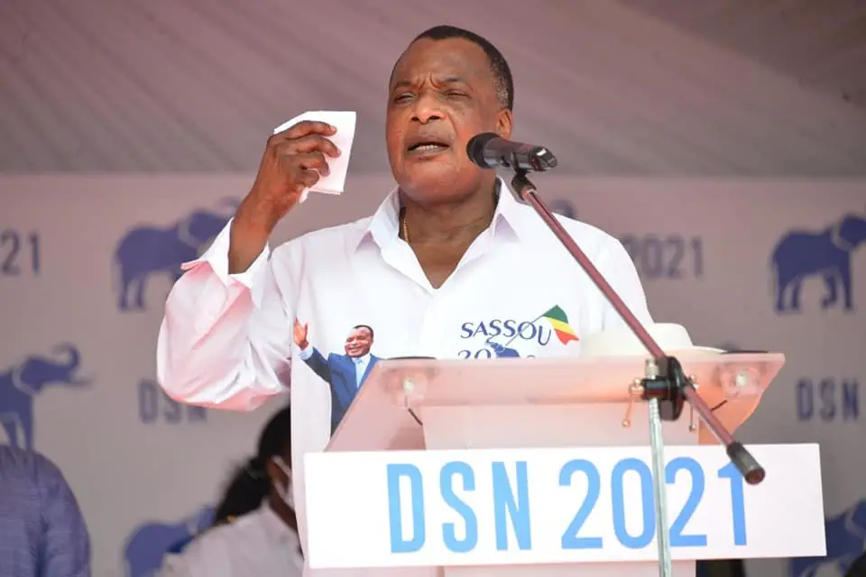 Le candidat Denis Sassou N'Guesso lançant sa campagne à Pointe Noire.