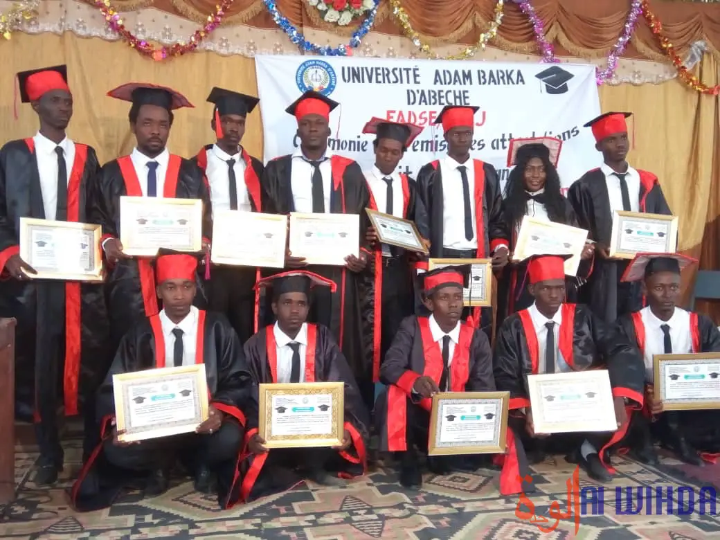Tchad : 29 étudiants en droit public reçoivent leur parchemin à Abéché