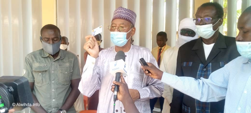 Tchad : le gouverneur du Guera retire sa carte d'électeur