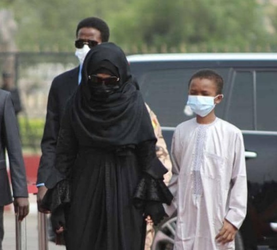 Tchad : la Première Dame Hinda Deby présente aux obsèques