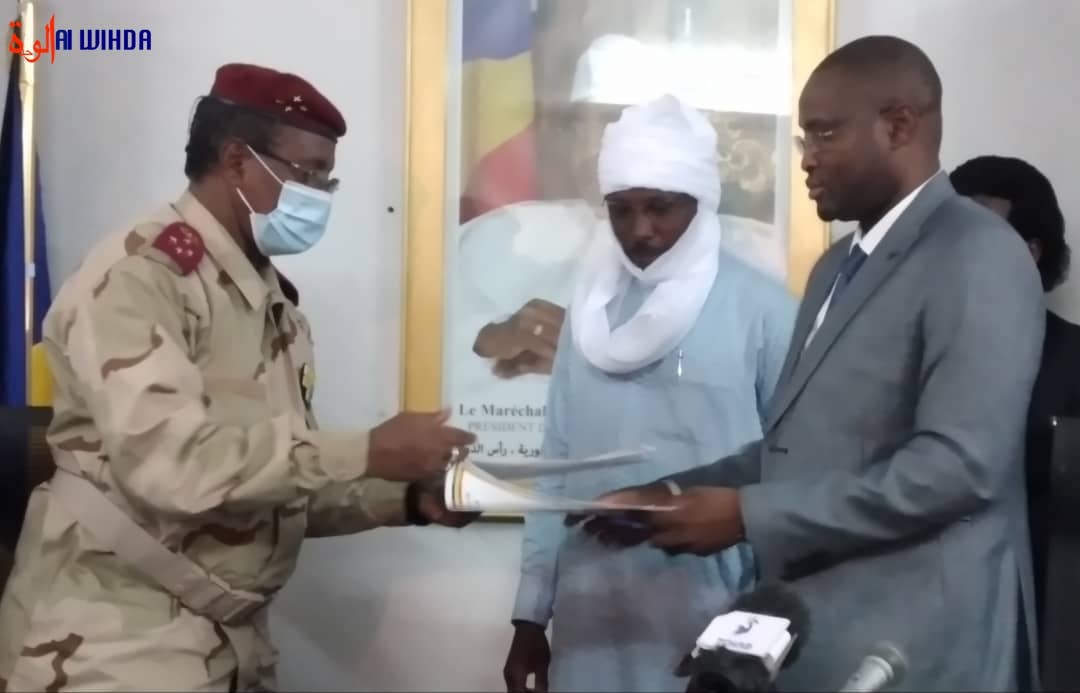 Tchad : le ministre Mahamat Lazina prend ses fonctions Tchad : le ministre Mahamat Lazina prend ses fonctions