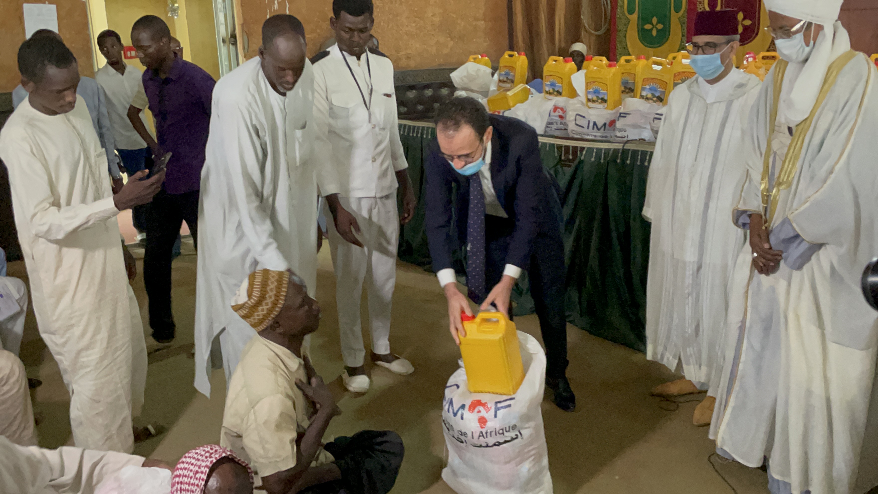 CIMAF TCHAD distribue un don de 1000 kits alimentaires aux familles vulnérables et démunies