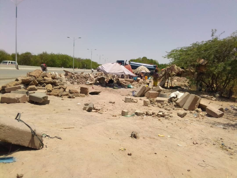 Tchad : le concassage, une activité de survie à N'Djamena