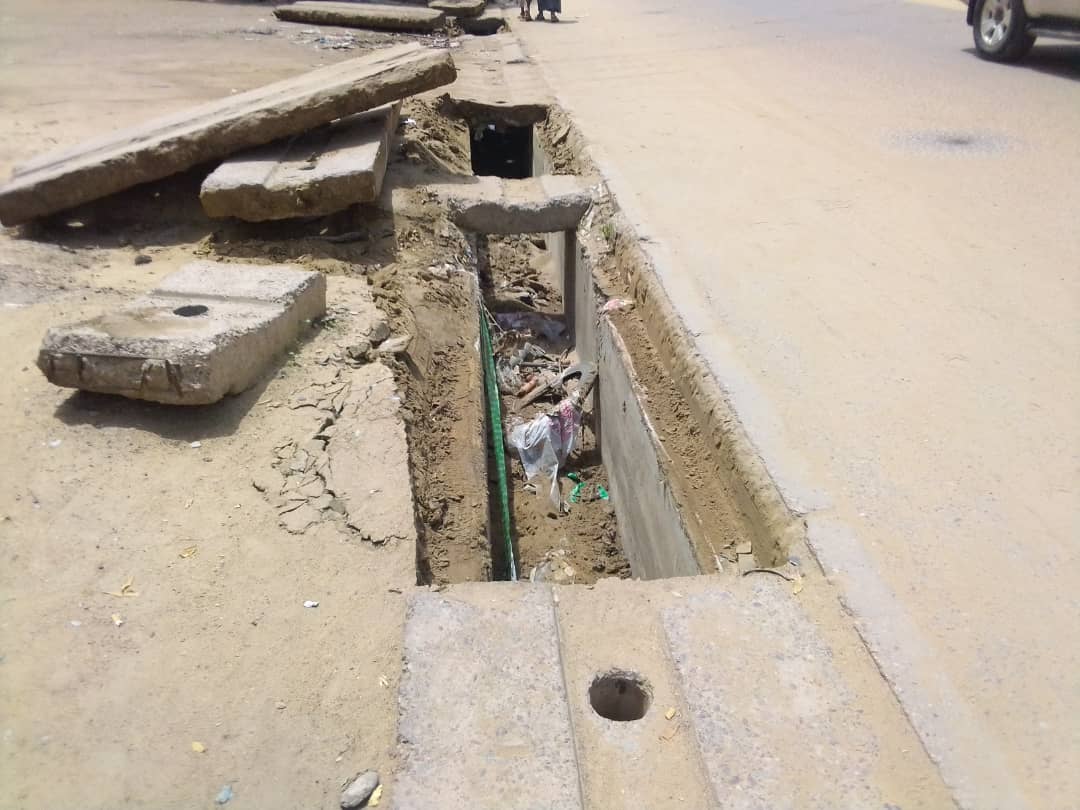 Tchad : une opération de curage des caniveaux à N'Djamena Tchad : une opération de curage des caniveaux à N'Djamena