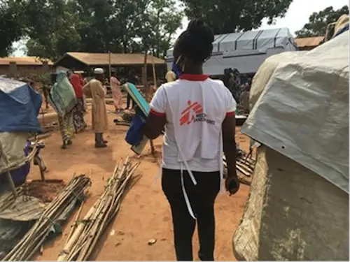 RCA : des milliers de personnes vulnérables à Bambari après la destruction d’un camp de fortune. © MSF