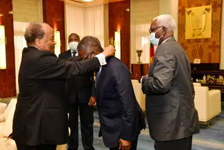 Cameroun : le milliardaire Aliko Dangote reçu par Paul Biya
