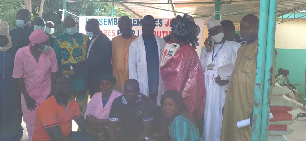 Tchad : le RJCS/CMT offre des produits alimentaires à l’hôpital de Moundou Tchad : le RJCS/CMT offre des produits alimentaires à l’hôpital de Moundou