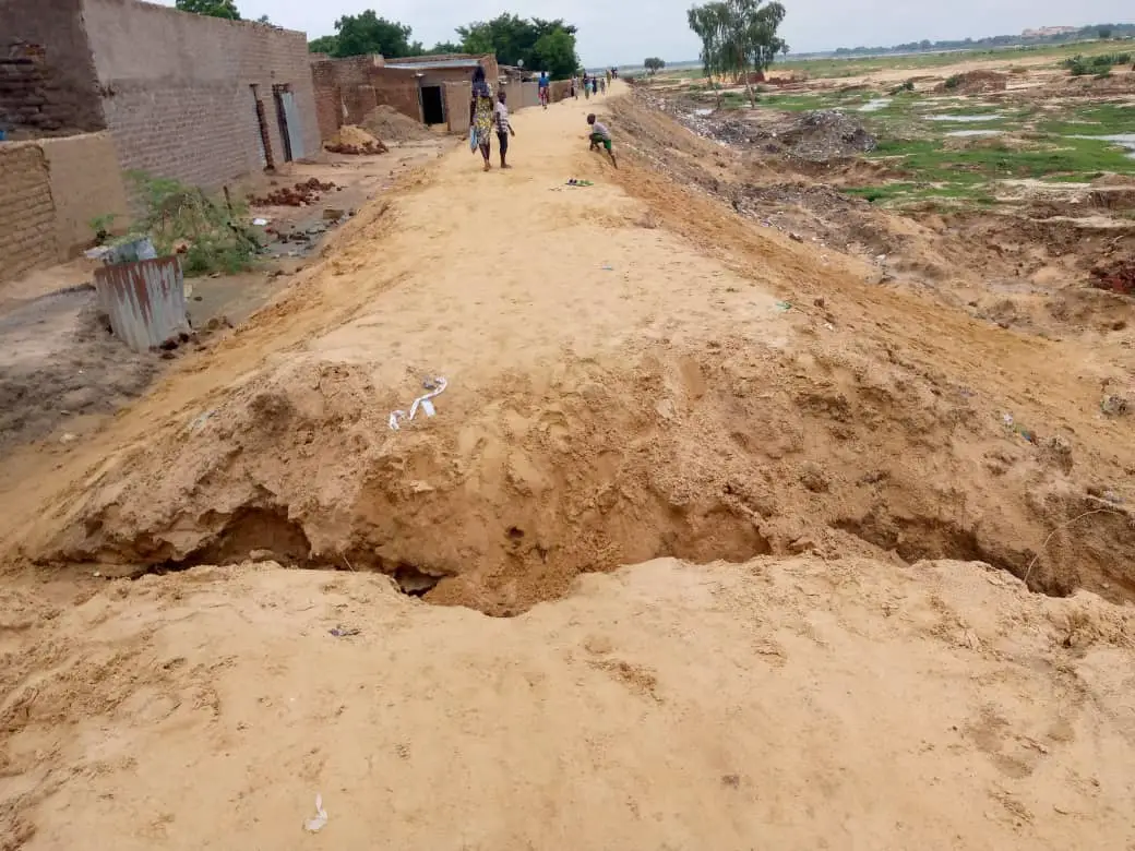 Tchad : la digue sous la pression humaine au 9ème arrondissement de N’Djamena