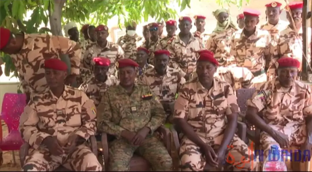 Tchad : le gouverneur du Borkou inspecte les unités militaires et donne des consignes