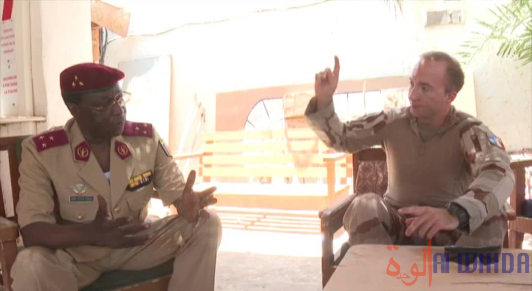 Tchad : le gouverneur du Borkou inspecte les unités militaires et donne des consignes