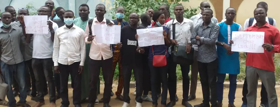 Tchad : des étudiants en fin d'études de médecine exigent la remise des diplômes