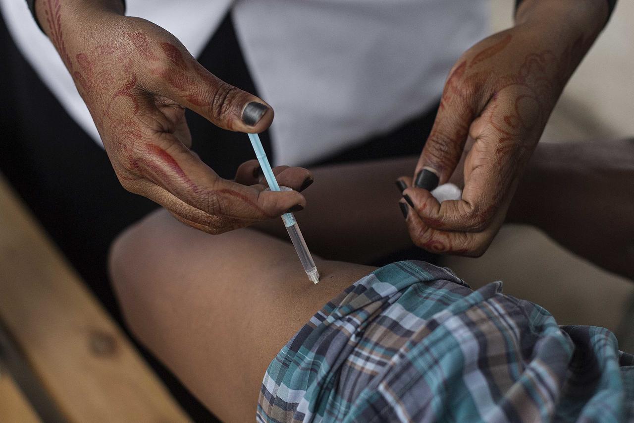 Afrique : « Vaccins retardés, développement entravé », déplorent des leaders mondiaux et artistes Afrique : « Vaccins retardés, développement entravé », déplorent des leaders mondiaux et artistes