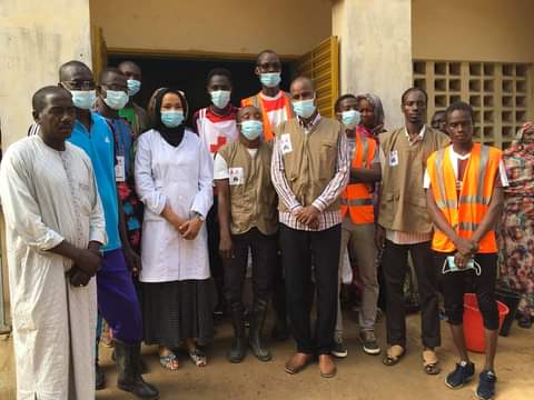 Tchad : des jeunes nettoient bénévolement l’hôpital de la paix de Farcha