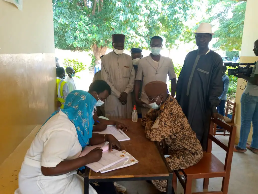 Tchad : le gouverneur de la Tandjilé lance la campagne de vaccination contre le Covid-19