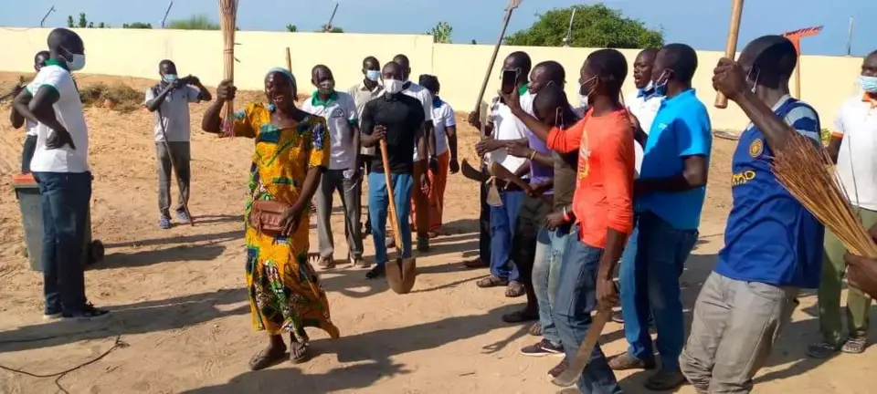 Tchad : des militants associatifs de Bol s'investissent dans la salubrité publique