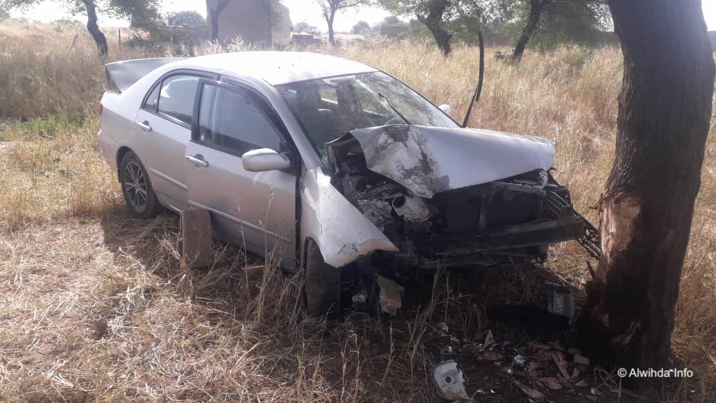 N'Djamena : il perd le contrôle de son volant et s'encastre contre un arbre