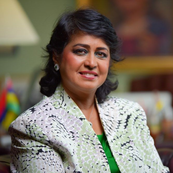 La professeure Ameenah Gurib-Fakim, ancienne présidente de Maurice et lauréate du Prix L'Oréal-UNESCO 2007 pour les femmes et la science.