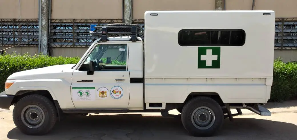 Tchad : le HCR remet une ambulance médicalisée au ministère de la santé