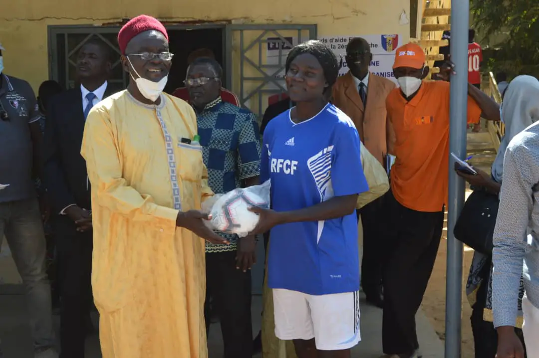 Tchad : la FTFA appuie les centres de formation avec des lots de ballons