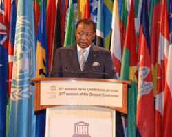 Idriss Déby à la tribune de l'UNESCO. Crédit photo : Sources