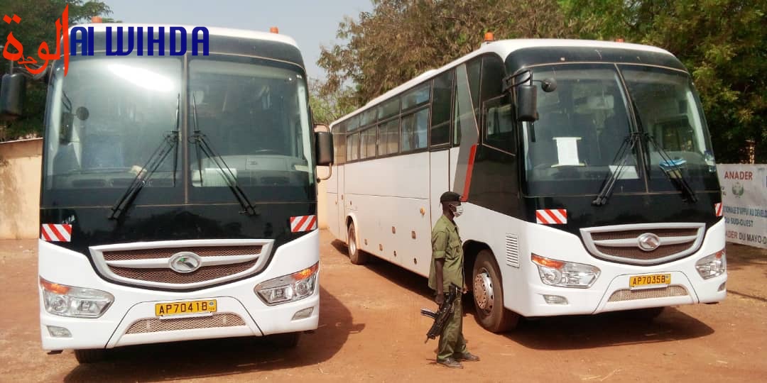 Tchad : l'Université de Pala reçoit deux bus de transport