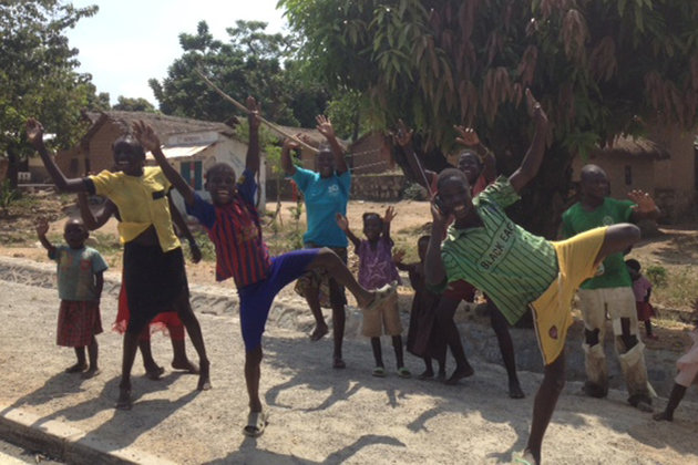 L'accueil des Centrafricains aux renforts terrestres français. © Xavier Yvon/ EUROPE1 L'accueil des Centrafricains aux renforts terrestres français. © Xavier Yvon/ EUROPE1