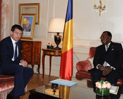 Le Président Idriss Déby reçoit le ministre de l'Intérieur français, Manuel Valls à Paris.