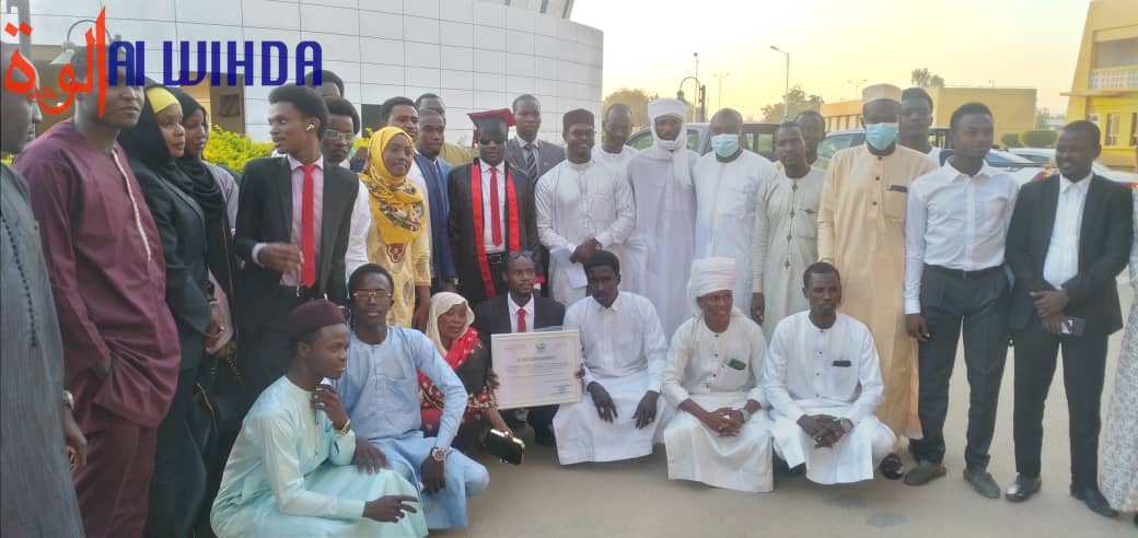 Tchad : non voyant, blessé par une grenade à 9 ans, il devient major de son université Tchad : non voyant, blessé par une grenade à 9 ans, il devient major de son université