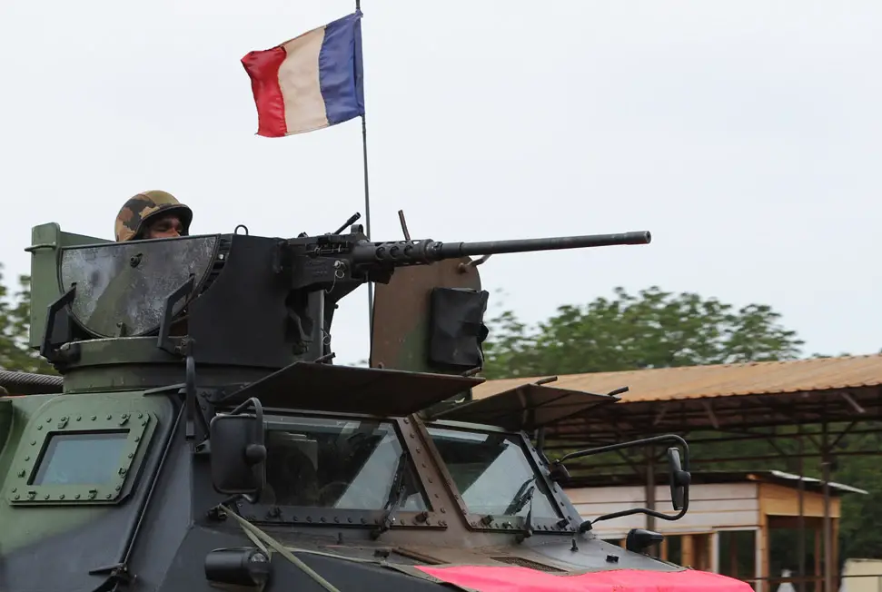 Un blindé français en Centrafrique. Crédit photo : Sources