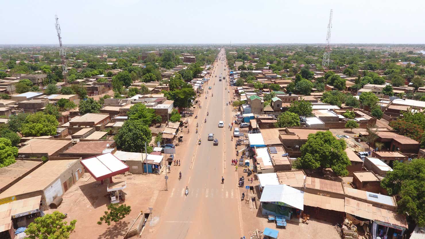 Une route à Ouagadougou. Illustration © Dimanche Yaméogo / AFD