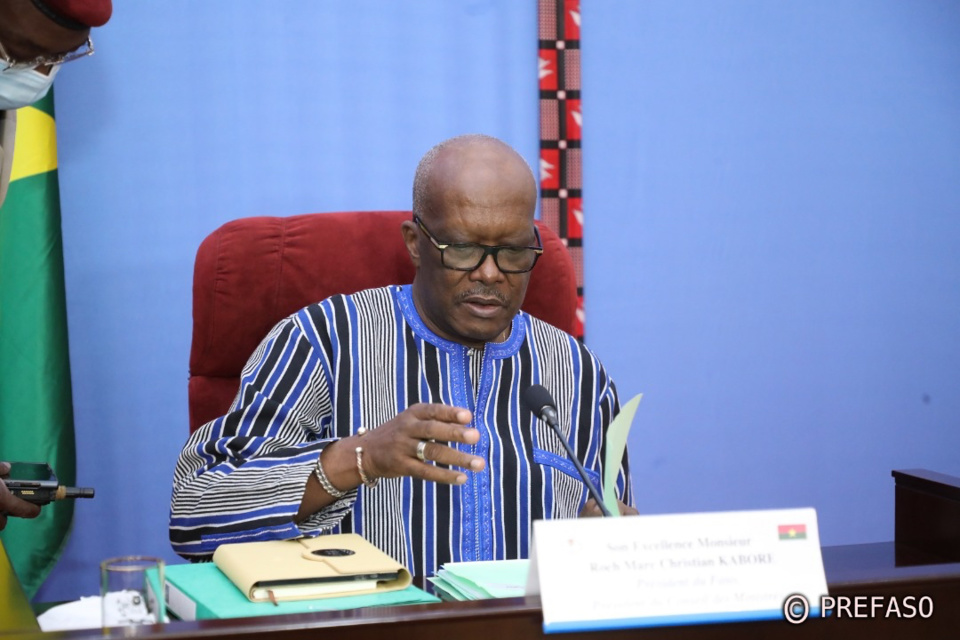 Burkina Faso : une démission du président Kaboré "obtenue sous la menace" (CEDEAO)