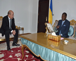 Le ministre français de la Défense a été reçu hier soir par le Président de la République Idriss Déby. Crédit photo : Présidence Tchad Le ministre français de la Défense a été reçu hier soir par le Président de la République Idriss Déby. Crédit photo : Présidence Tchad
