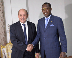 Plus d'une heure d'audience entre Idriss Déby et le ministre français de la Défense