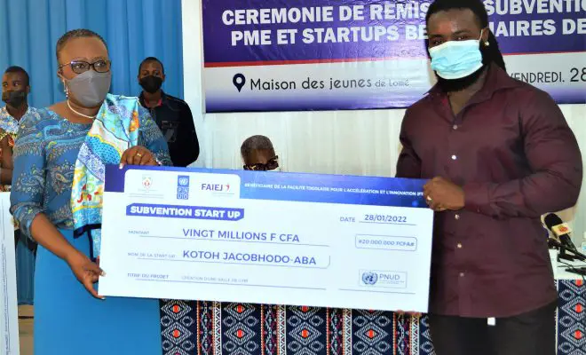 Togo : le gouvernement et le PNUD octroient 200 millions de FCFA à 22 jeunes entrepreneurs