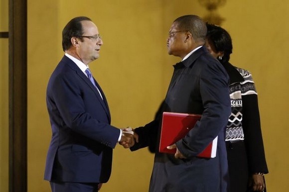 François Hollande et Nicolas Tiangaye. Crédit photo : Sources