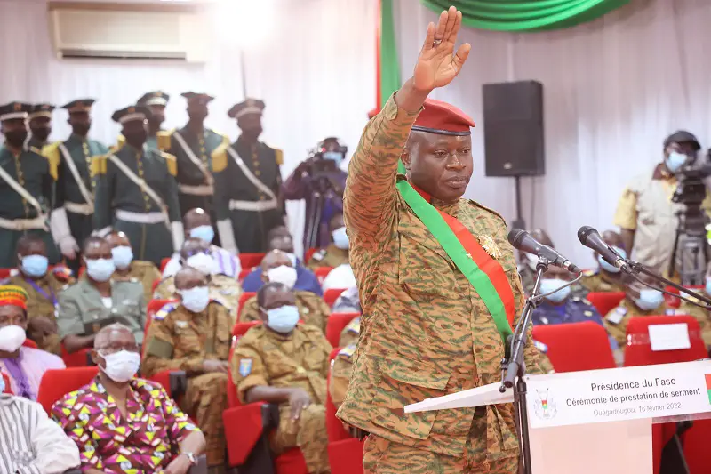 Burkina Faso : le lieutenant-colonel Paul-Henri Sandaogo Damiba investi président