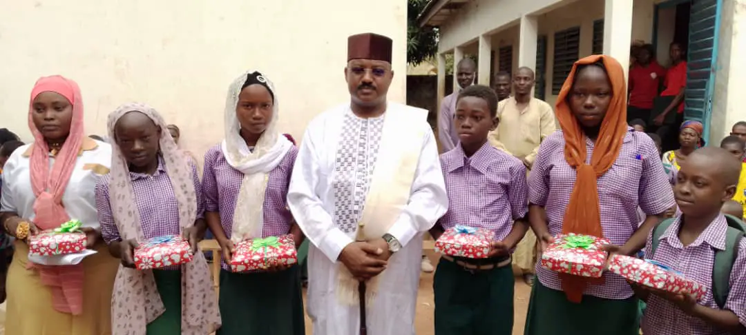 Tchad : le Centre d’Education pour Sourds de Sarh reçoit un don de kits scolaires