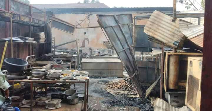 Tchad : un court-circuit à l'origine de l'incendie à Layalina, près de 100 millions Fcfa de pertes Tchad : un court-circuit à l'origine de l'incendie à Layalina, près de 100 millions Fcfa de pertes