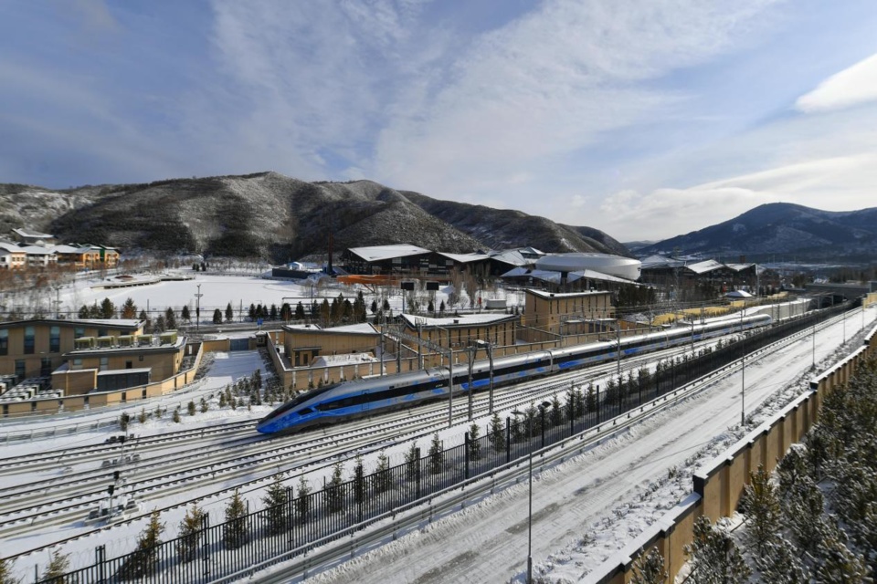 A dedicated Winter Olympic intelligent bullet train passes through the Zhangjiakou competition zone of the Beijing 2022 Olympic and Paralympic Winter Games, Jan. 12, 2022. (Photo by Sun Lijun/People’s Daily Online) A dedicated Winter Olympic intelligent bullet train passes through the Zhangjiakou competition zone of the Beijing 2022 Olympic and Paralympic Winter Games, Jan. 12, 2022. (Photo by Sun Lijun/People’s Daily Online)