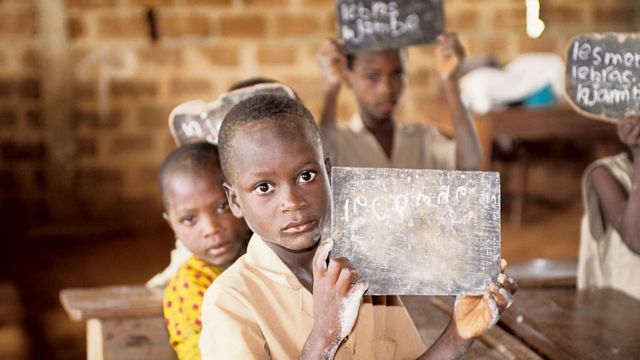 Education : les garçons ont plus de risque de ne pas achever leur scolarité (UNESCO)