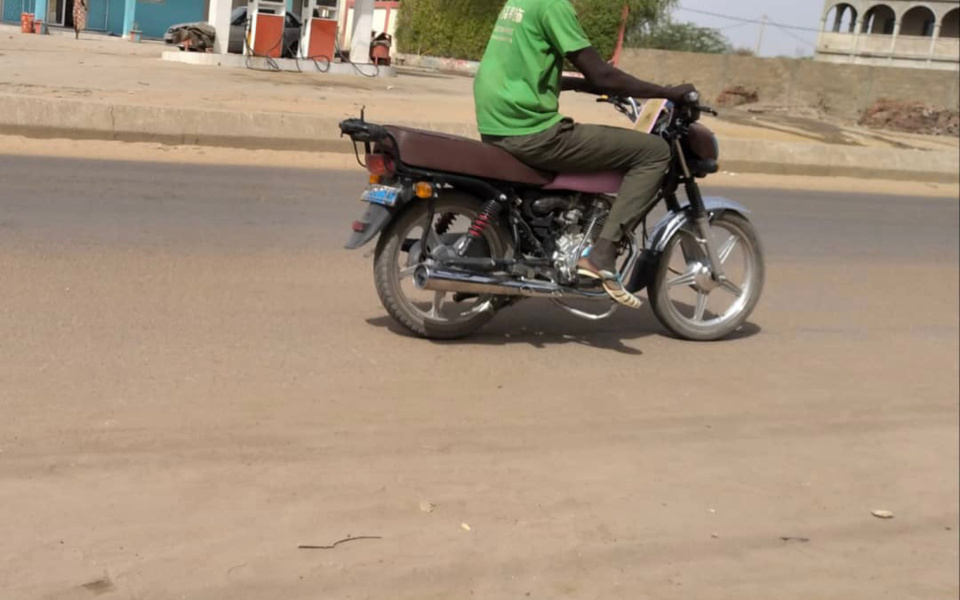 Tchad : un clandoman reçoit 30 mille par mois pour taire l'infidélité de sa patronne Tchad : un clandoman reçoit 30 mille par mois pour taire l'infidélité de sa patronne