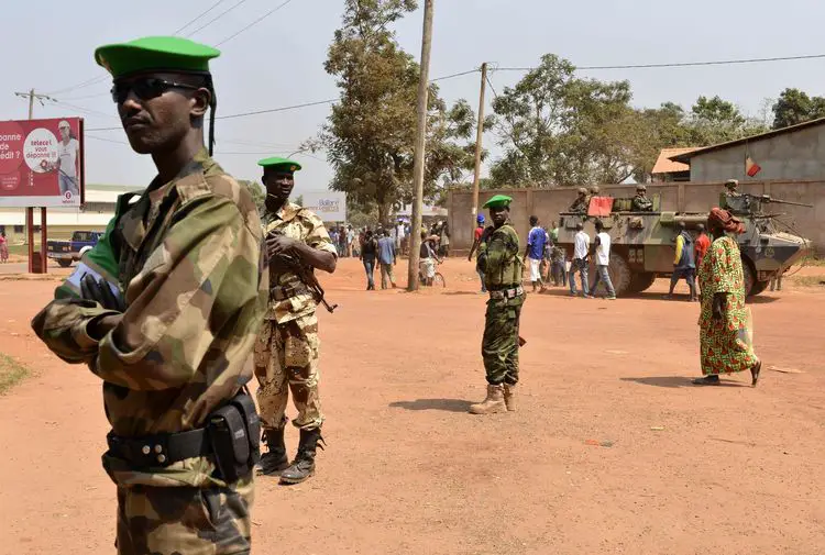 Des soldats tchadiens de la Misca, à Bangui, lundi.  (Photo Miguel Medina. AFP)